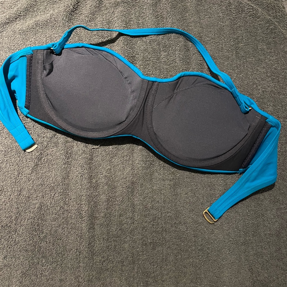 NWOT Victoria Secret bikini top - Picture 3 of 3